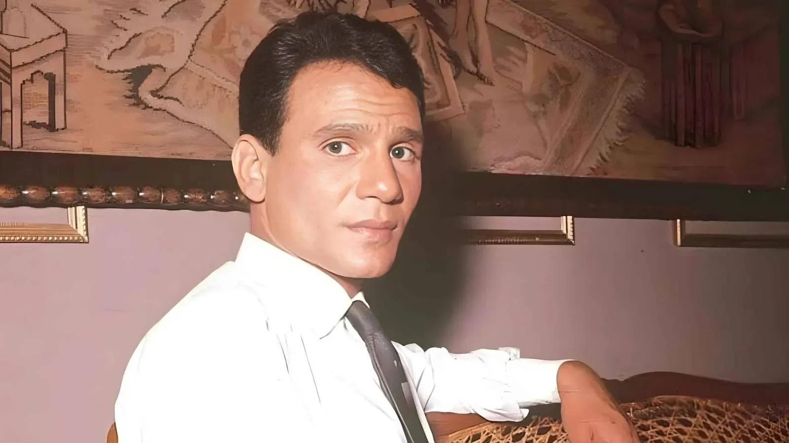 "عبد الحليم حافظ في ذكرى ميلاده"