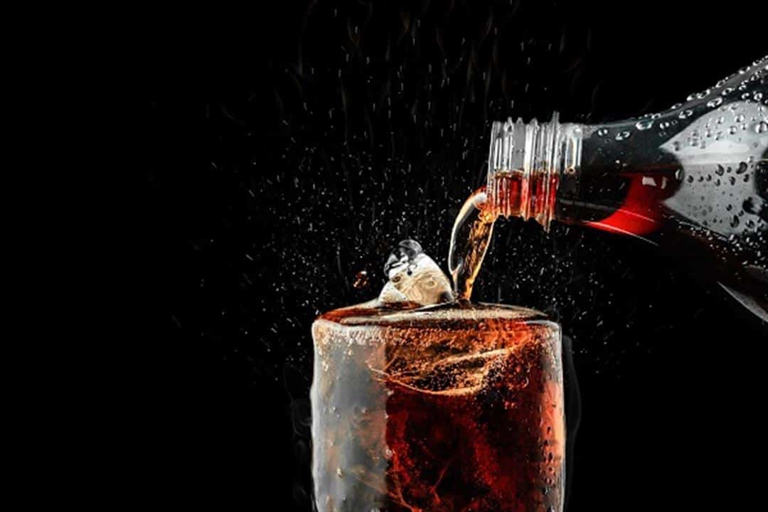 "الابتعاد عن صودا الدايت واستبدالها بالماء يعزز استقرار سكر الدم"