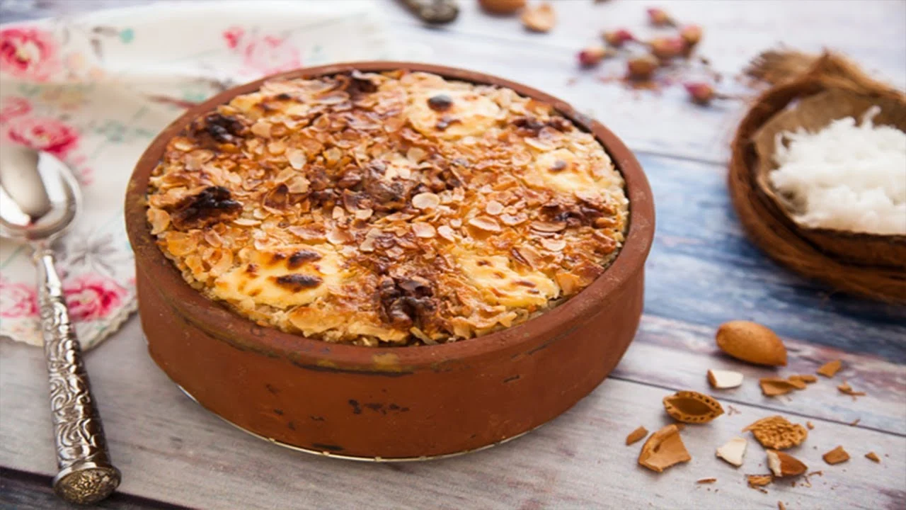 تعرفي على طريقة عمل الرز المعمر المصري بالقشطة والزبادي خطوة بخطوة. وصفة سهلة بطاجن فخار لوجبة دسمة بنكهة بيتية تراثية. جربيها الآن!