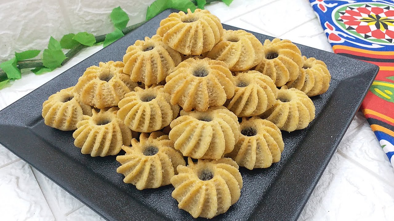 طريقة عمل المعمول بالسميد خطوة بخطوة مثل الجاهز تمامًا!