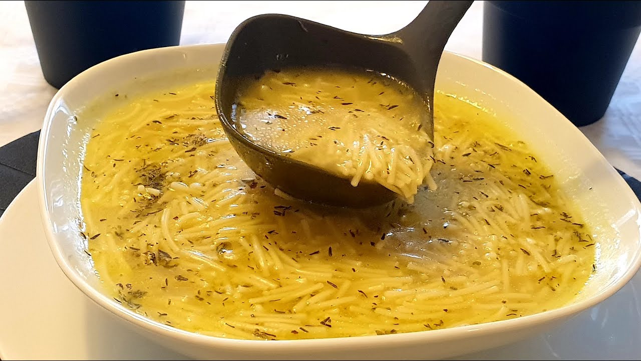 مش بس شوربة… شوربة الشعيرية بالبهارات هي الدفء، الراحة، والطعم اللي بيرجعك لأيام زمان