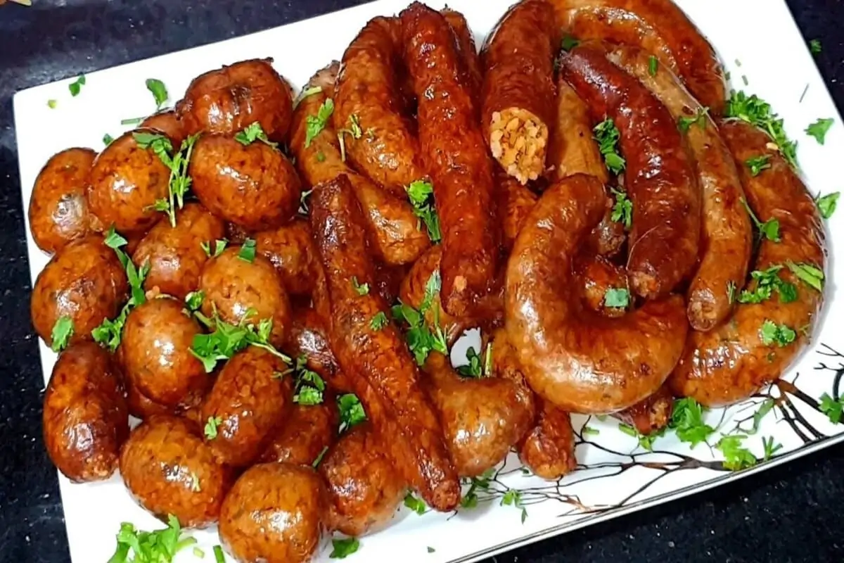 جربي معنا طريقة تحضير الممبار البلدي المحشي بالأرز المعطر بالبصل والشبت والكزبرة والبقدونس بخطوات سهلة وطعم يجنن