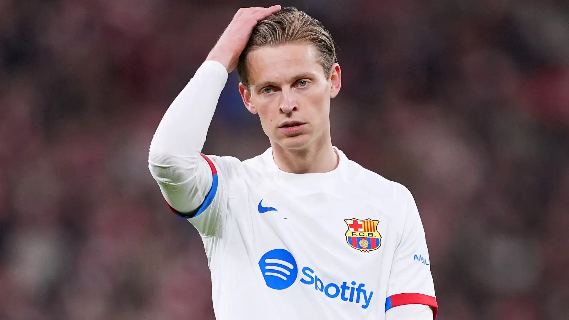 "برشلونة يتحرك لتجديد عقد فرينكي دي يونج"