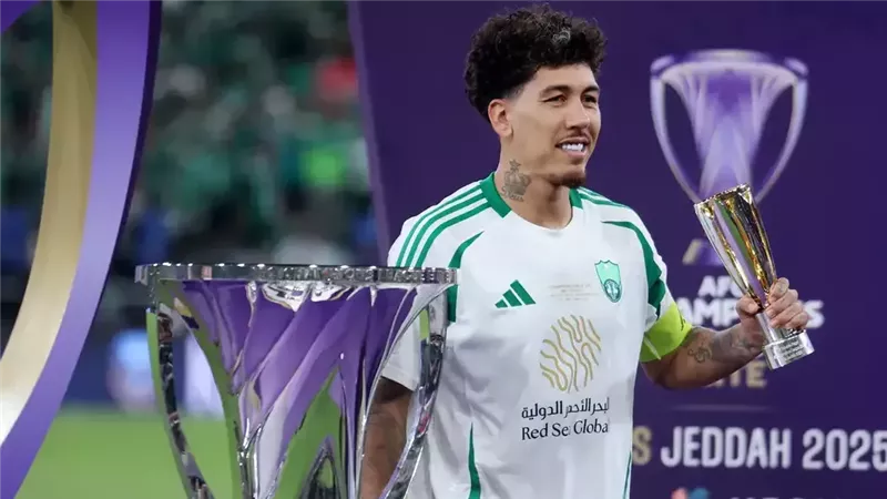 "إحصائيات فيرمينو مع الأهلي خلال الموسم الماضي"