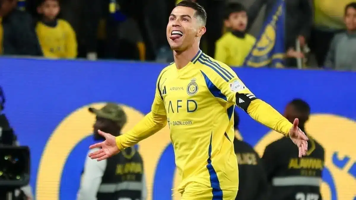 "كريستيانو رونالدو نموذج للإصرار والنجاح في الملاعب"