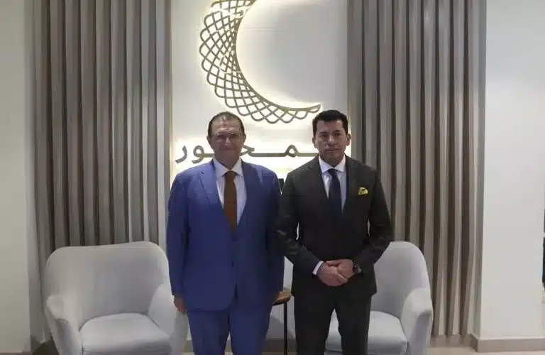 "مستشفى المحور في قلب منظومة التأهيل الرياضي.. زيارة تفقدية من وزير الشباب"