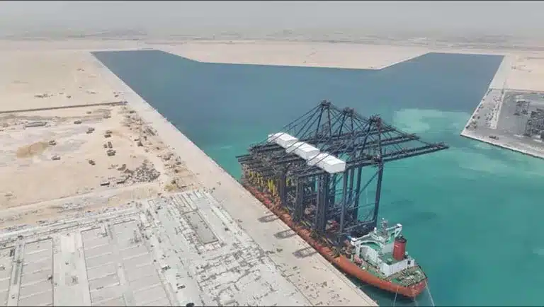 "ميناء السخنة يستقبل السفينة ZHEN HUA 36"