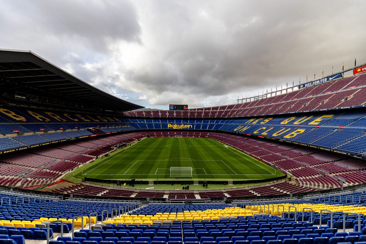 "كامب نو يربك خطط برشلونة قبل انطلاق موسم 2025-2026"