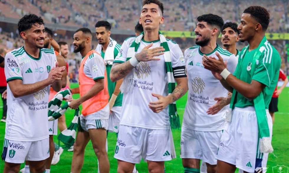 "فيرمينو يودع الأهلي السعودي"