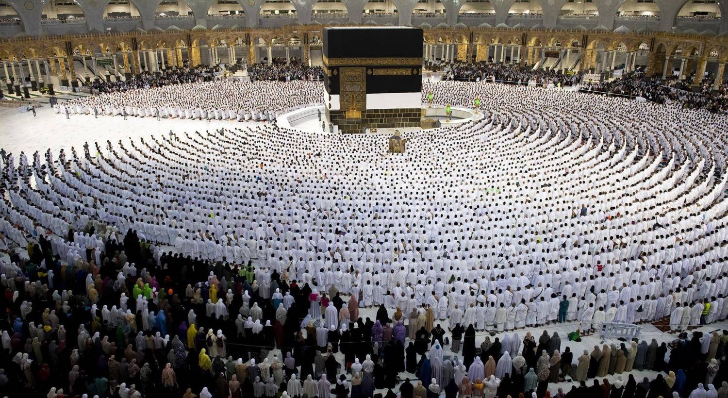 "العمرة الخمس نجوم تبدأ من 50 ألف جنيه شاملة الطيران"
