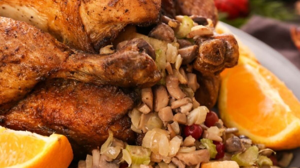 طريقة عمل ديك رومي محشي بالفريك خطوة بخطوة في البيت بكل سهولة