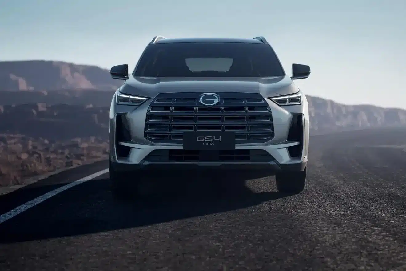 "واجهة أمامية رياضية لسيارة جي إيه سي GS4 MAX"