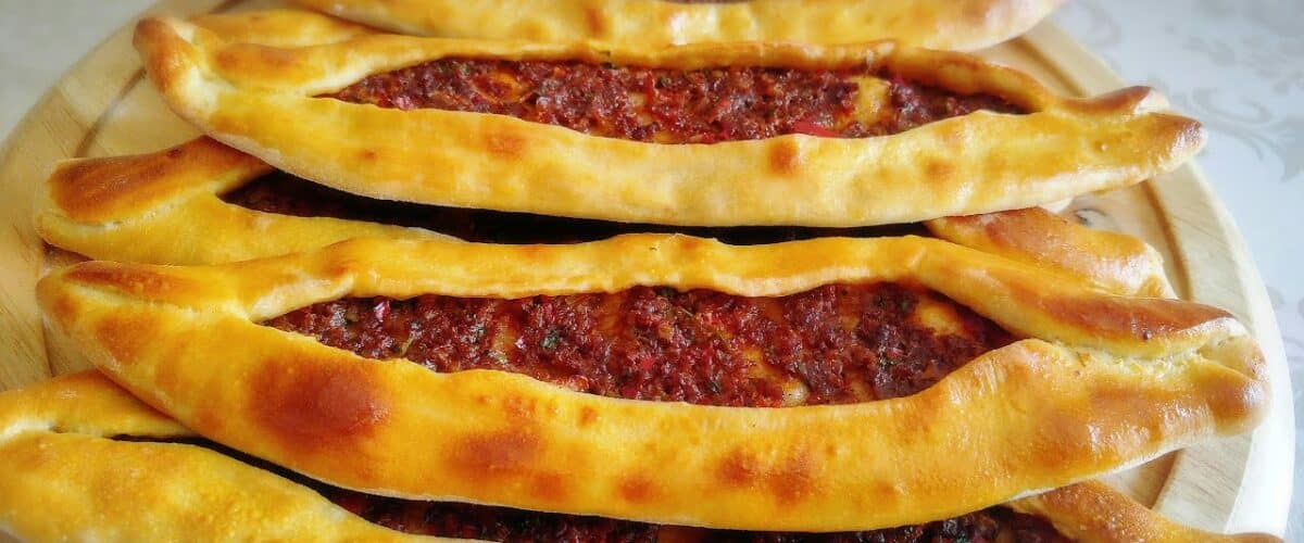 فطاير تركية باللحم المفروم بطريقة سهلة وطعم بيشهي كل العيلة