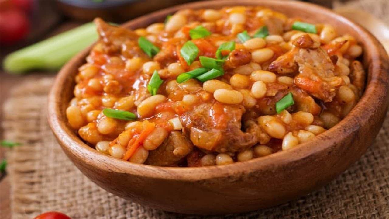جربي وصفة الفاصوليا البيضاء بالصلصة، وعيشـي طعم أكل البيت الأصيل