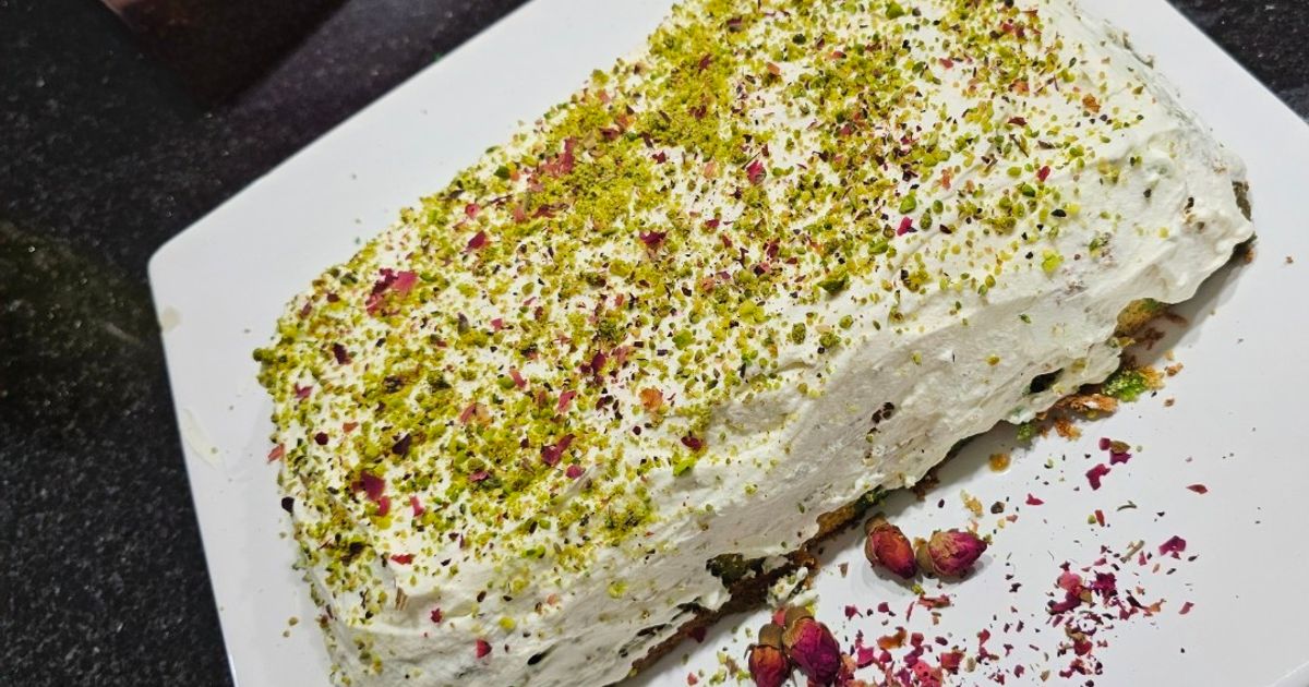 مفيش أسهل من كده.. وصفة كيكة فستق بالحليب ولا أروع منها للتقديم والضيافة