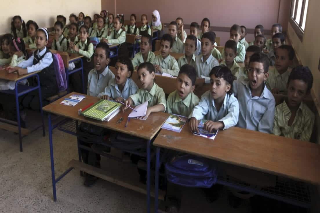 "حل أزمة كثافة الفصول الدراسية"