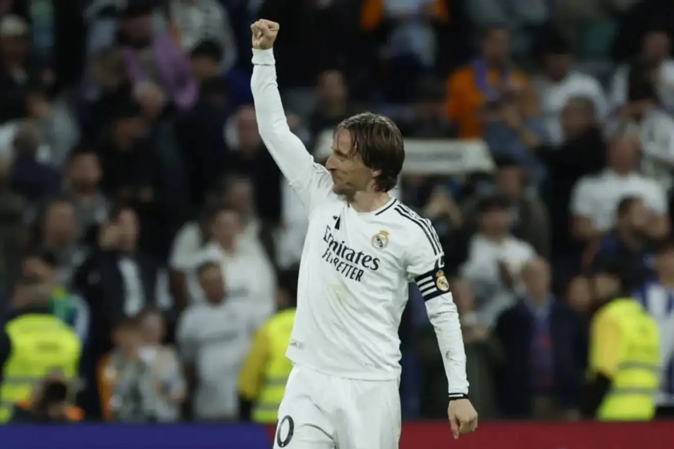"مودريتش في لحظات وداعه لريال مدريد"